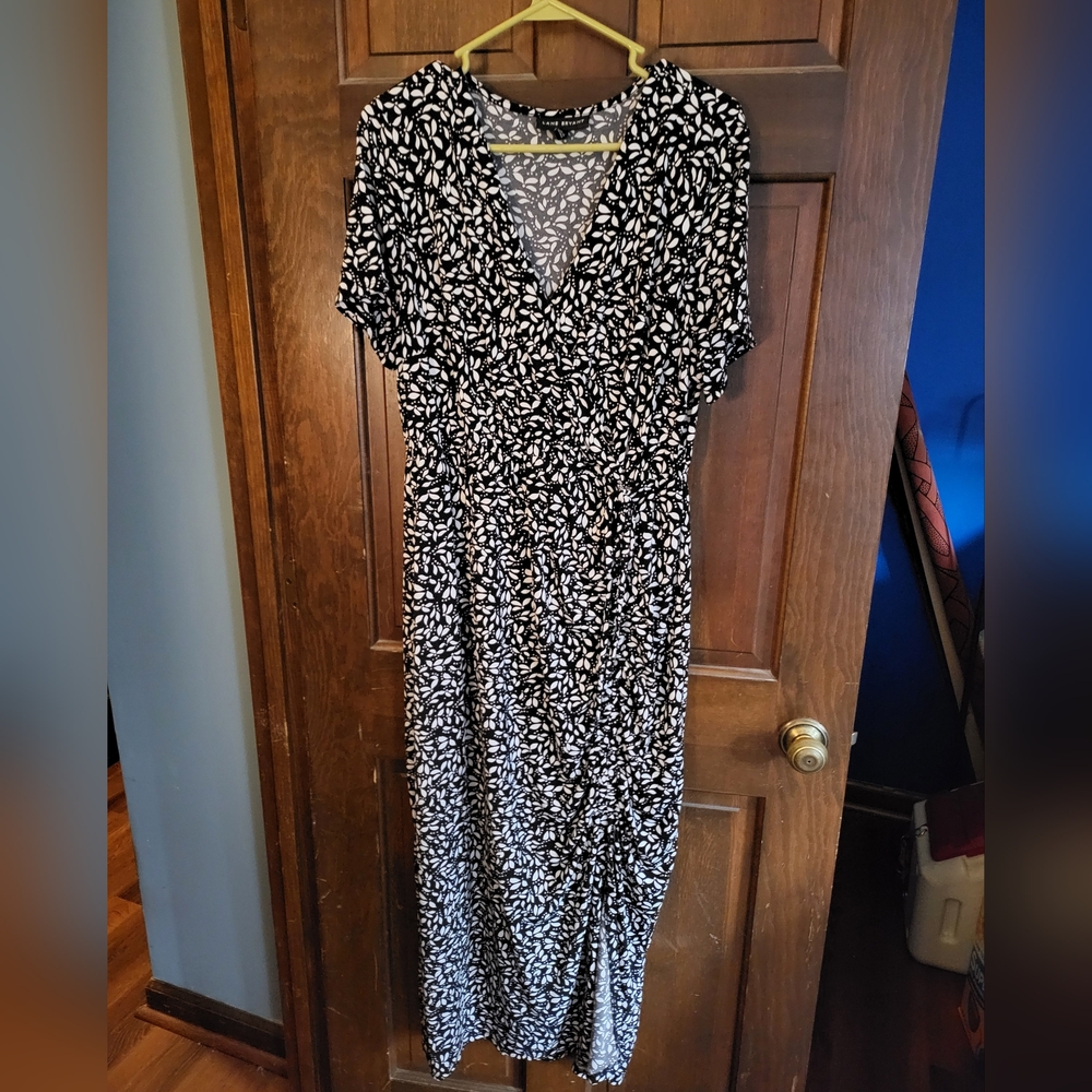 Lane Bryant woman's dress Size 14/16. EUC.